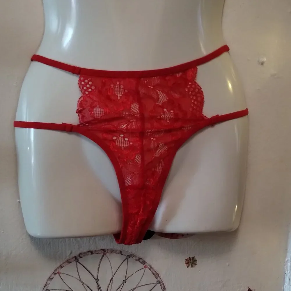 Genhoo (L) Racy Red Lingerie Set - Picture 4 of 6